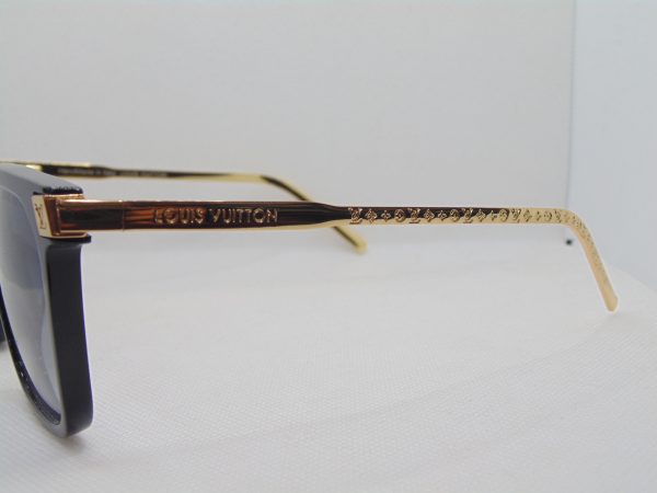 sunglass